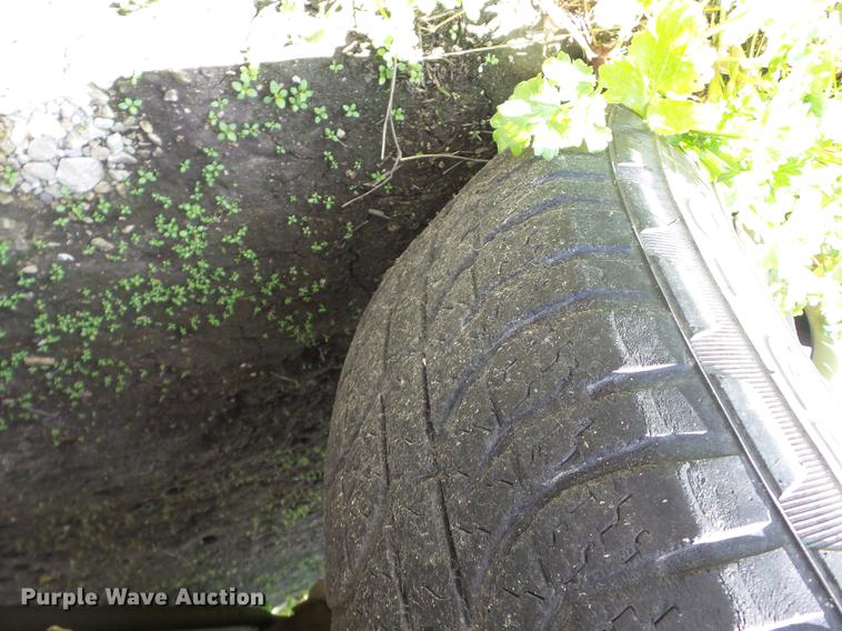 image for item EI9797 2001 Chevrolet Silverado 1500 pickup truck