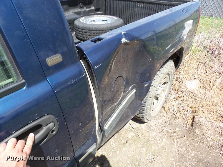 image for item EI9797 2001 Chevrolet Silverado 1500 pickup truck