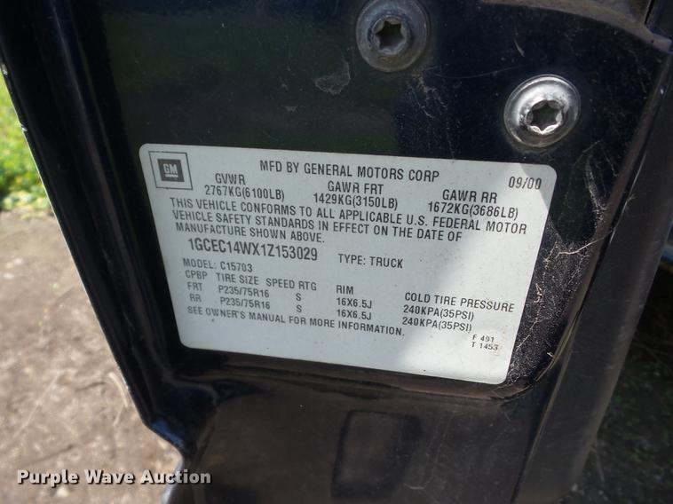 image for item EI9797 2001 Chevrolet Silverado 1500 pickup truck