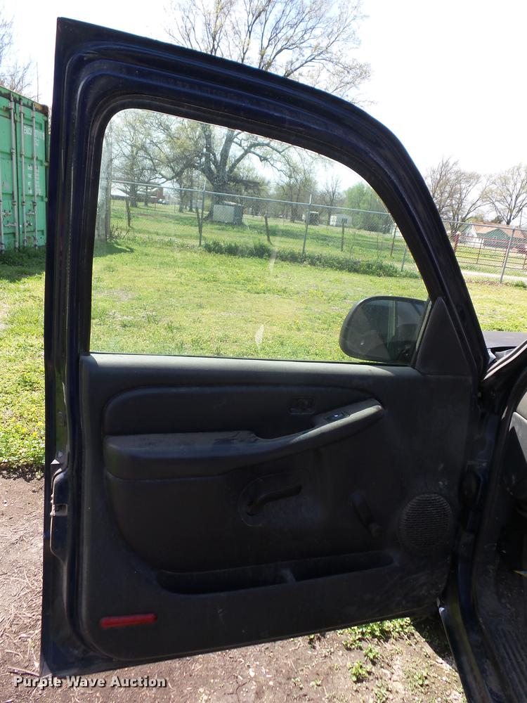 image for item EI9797 2001 Chevrolet Silverado 1500 pickup truck