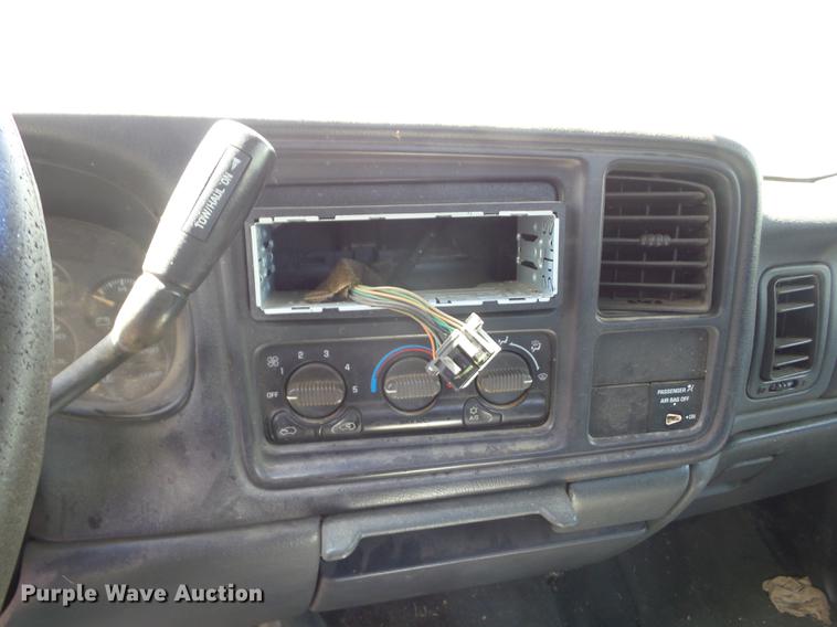 image for item EI9797 2001 Chevrolet Silverado 1500 pickup truck