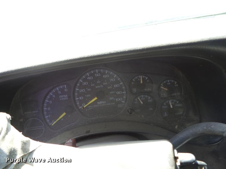 image for item EI9797 2001 Chevrolet Silverado 1500 pickup truck