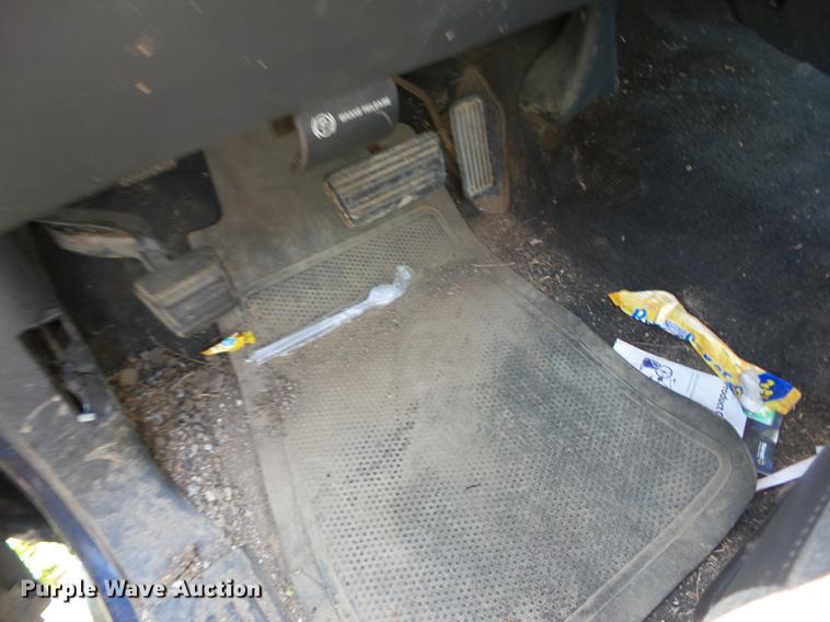 image for item EI9797 2001 Chevrolet Silverado 1500 pickup truck