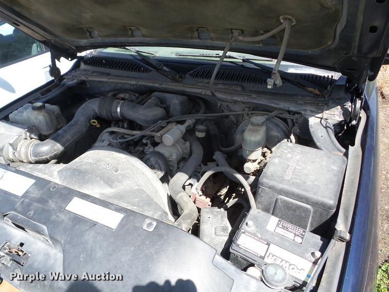 image for item EI9797 2001 Chevrolet Silverado 1500 pickup truck