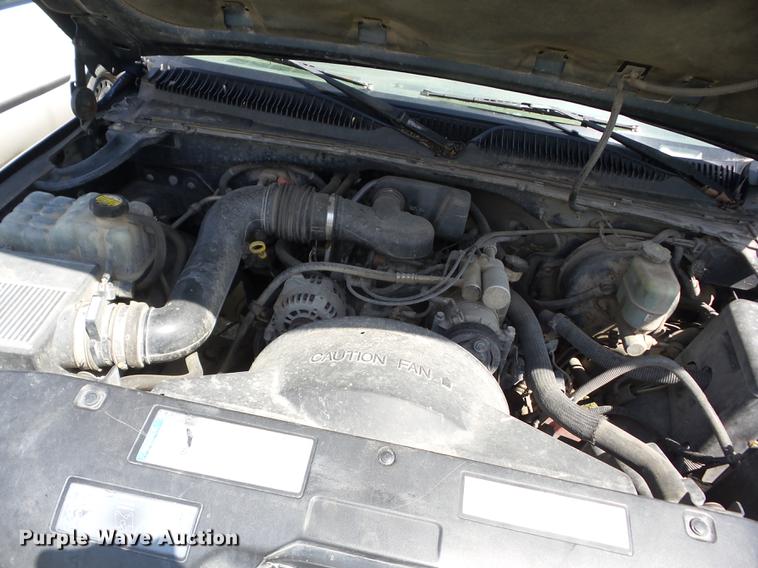 image for item EI9797 2001 Chevrolet Silverado 1500 pickup truck