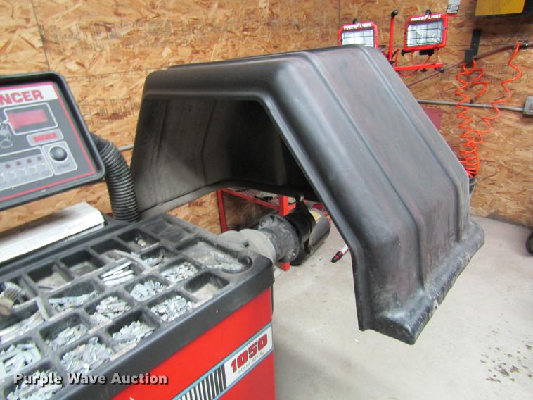 image for item EP9750 Coats 1050 direct drive tire balancer