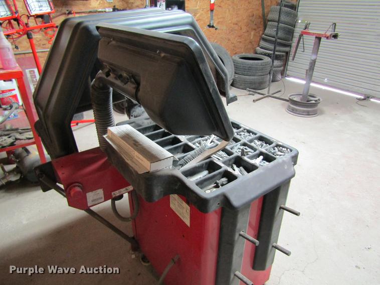 image for item EP9750 Coats 1050 direct drive tire balancer