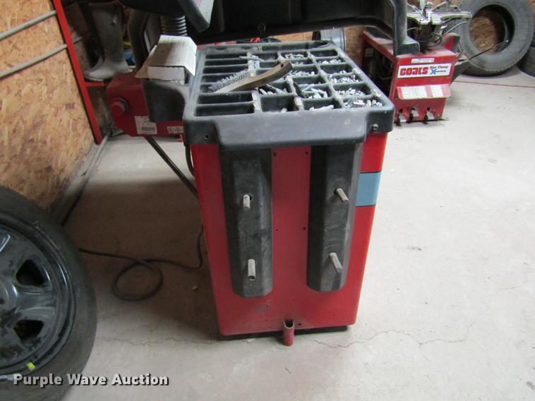 image for item EP9750 Coats 1050 direct drive tire balancer