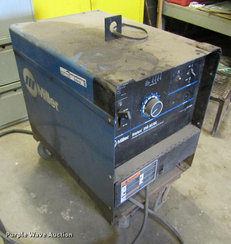 image for item EP9752 Miller Dialarc 250 AC/DC welder
