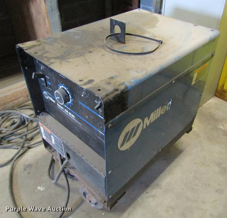 image for item EP9752 Miller Dialarc 250 AC/DC welder
