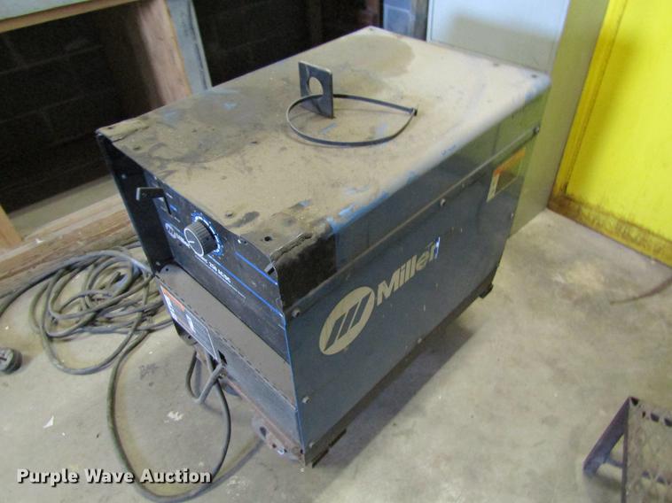 image for item EP9752 Miller Dialarc 250 AC/DC welder