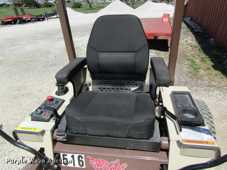 image for item EP9754 2014 Grasshopper 225K ZTR lawn mower