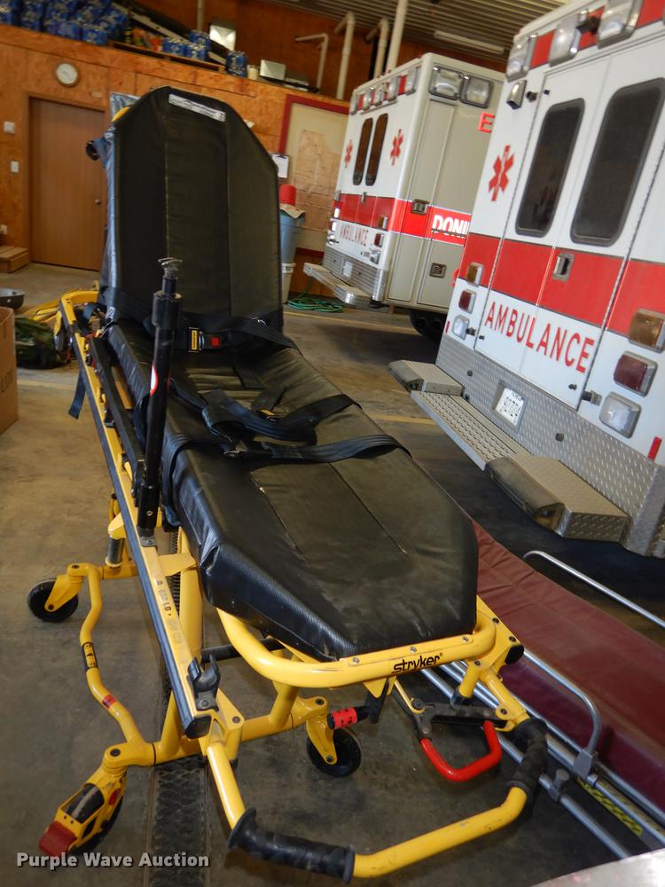 (2) EMT cots in Highland, KS Item EQ9806 sold Purple Wave