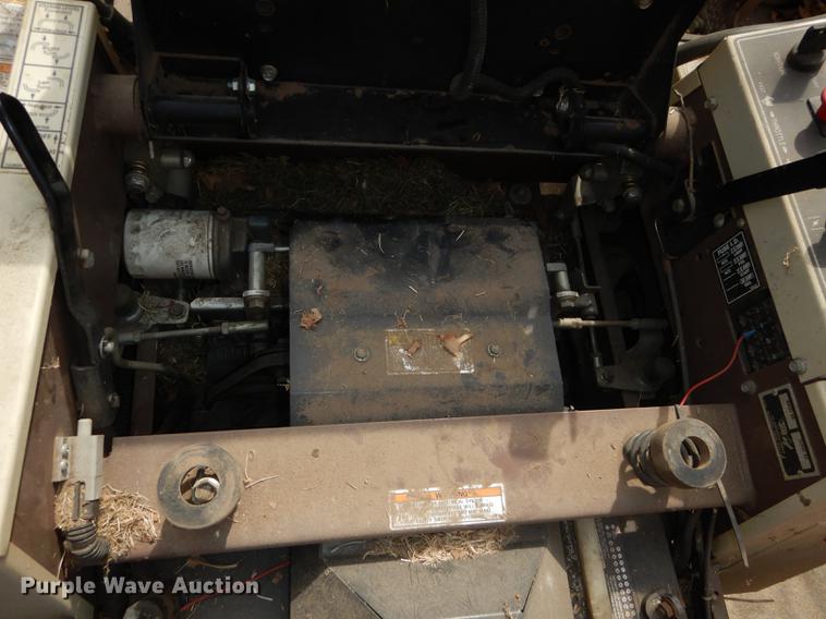 image for item EQ9813 Grasshopper 718 ZTR lawn mower