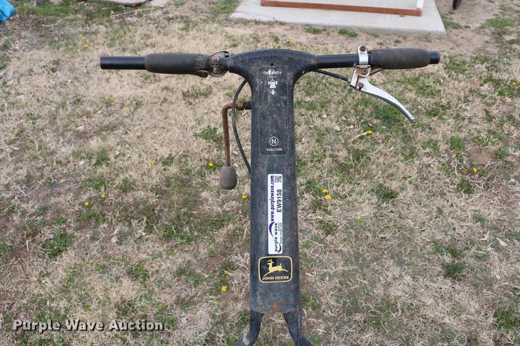 image for item EW9158 John Deere 22 greens mower