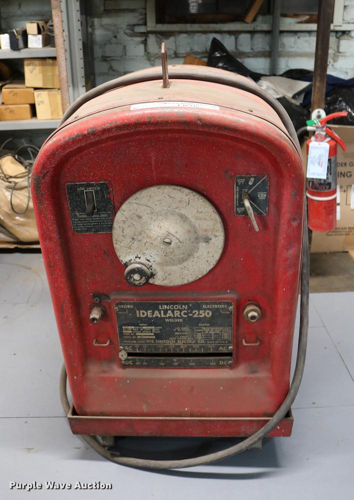 image for item EW9162 Lincoln Idealarc 250 welder