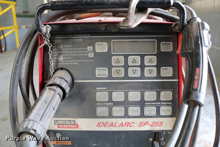 image for item EW9163 Lincoln Idealarc SP225 wire welder