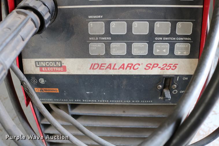image for item EW9163 Lincoln Idealarc SP225 wire welder