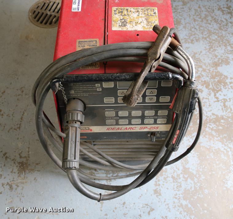 image for item EW9163 Lincoln Idealarc SP225 wire welder