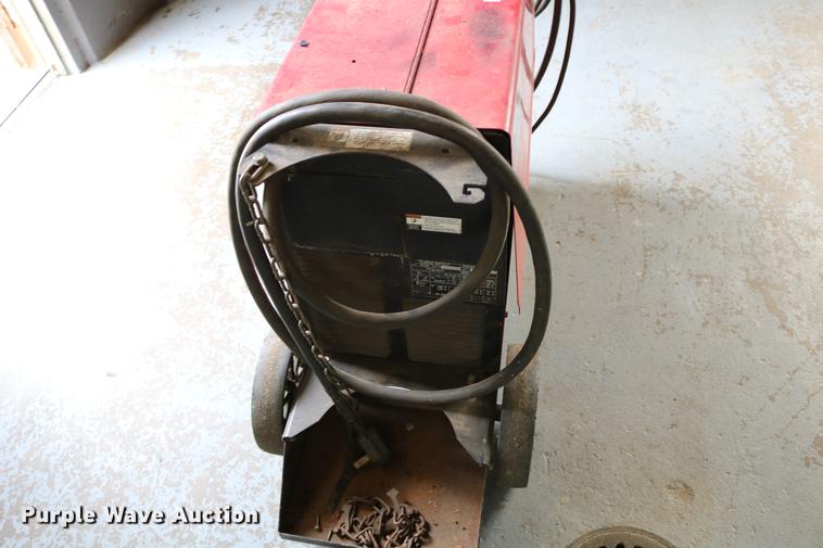 image for item EW9163 Lincoln Idealarc SP225 wire welder