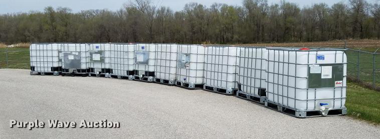 image for item G1115 (10) 250 gallon totes