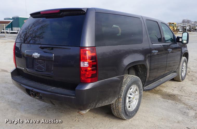 image for item L4803 2011 Chevrolet Suburban 2500 SUV