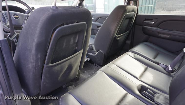 image for item L4803 2011 Chevrolet Suburban 2500 SUV