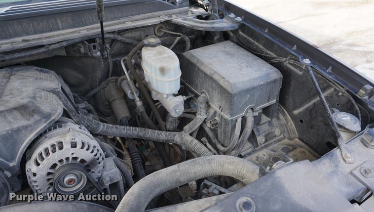 image for item L4803 2011 Chevrolet Suburban 2500 SUV