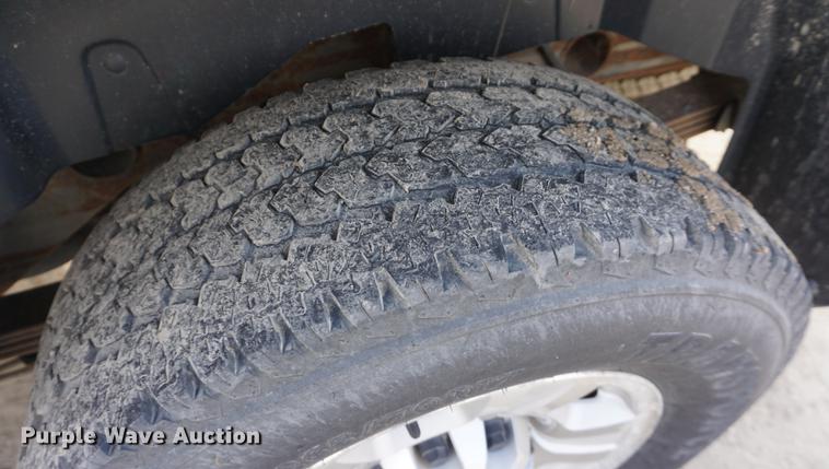 image for item L4803 2011 Chevrolet Suburban 2500 SUV