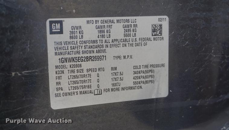 image for item L4803 2011 Chevrolet Suburban 2500 SUV