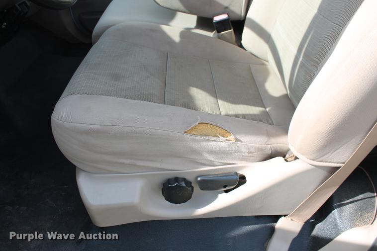 image for item AP9336 2004 Ford F350 Super Duty XLT flatbed pickup truck