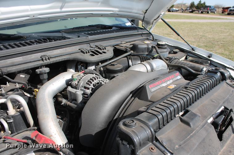 image for item AP9336 2004 Ford F350 Super Duty XLT flatbed pickup truck