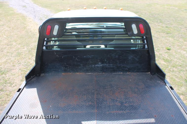 image for item AP9336 2004 Ford F350 Super Duty XLT flatbed pickup truck