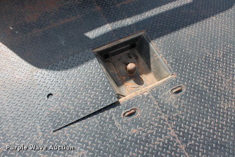 image for item AP9336 2004 Ford F350 Super Duty XLT flatbed pickup truck