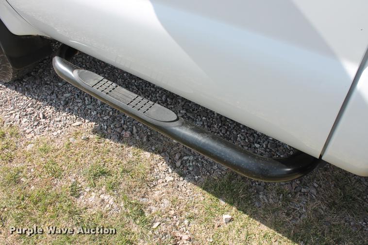 image for item AP9336 2004 Ford F350 Super Duty XLT flatbed pickup truck