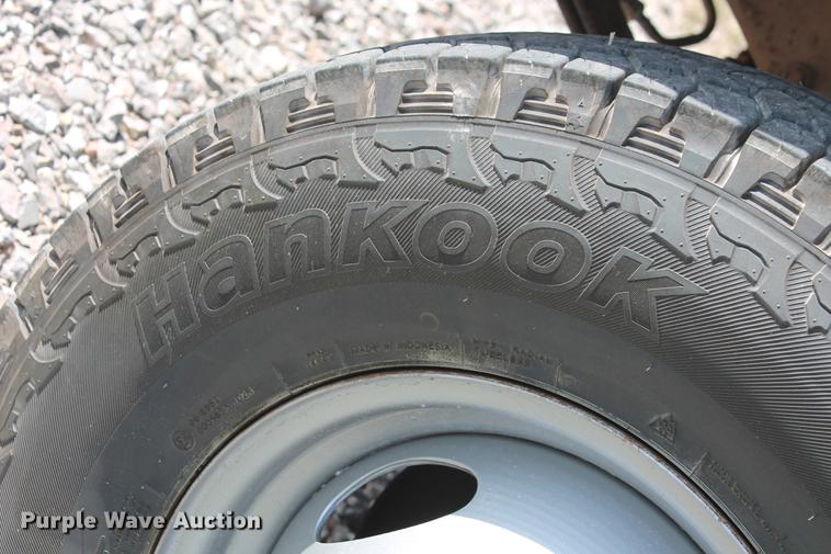 image for item AP9336 2004 Ford F350 Super Duty XLT flatbed pickup truck