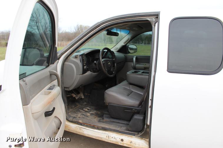 image for item BE9361 2009 Chevrolet Silverado 1500 Ext. Cab pickup truck
