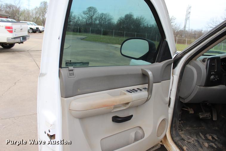 image for item BE9361 2009 Chevrolet Silverado 1500 Ext. Cab pickup truck