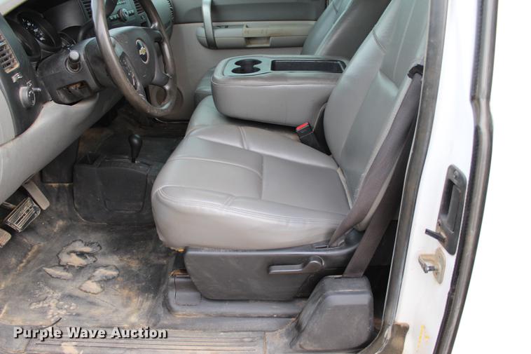 image for item BE9361 2009 Chevrolet Silverado 1500 Ext. Cab pickup truck