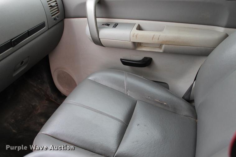 image for item BE9361 2009 Chevrolet Silverado 1500 Ext. Cab pickup truck