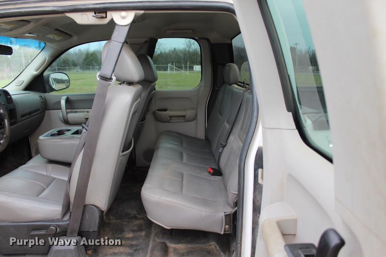 image for item BE9361 2009 Chevrolet Silverado 1500 Ext. Cab pickup truck