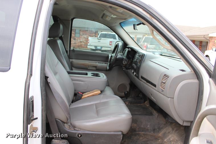 image for item BE9361 2009 Chevrolet Silverado 1500 Ext. Cab pickup truck