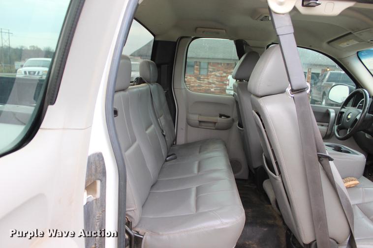 image for item BE9361 2009 Chevrolet Silverado 1500 Ext. Cab pickup truck