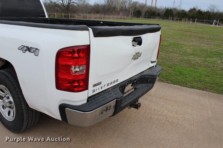 image for item BE9361 2009 Chevrolet Silverado 1500 Ext. Cab pickup truck