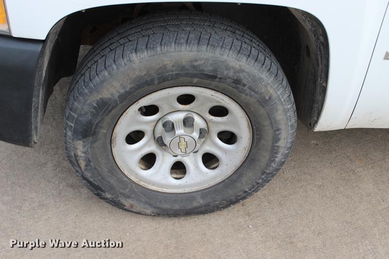 image for item BE9361 2009 Chevrolet Silverado 1500 Ext. Cab pickup truck