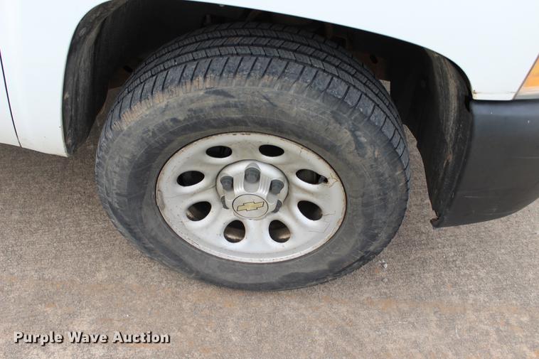 image for item BE9361 2009 Chevrolet Silverado 1500 Ext. Cab pickup truck