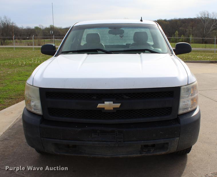 image for item BE9364 2008 Chevrolet Silverado 1500 pickup truck