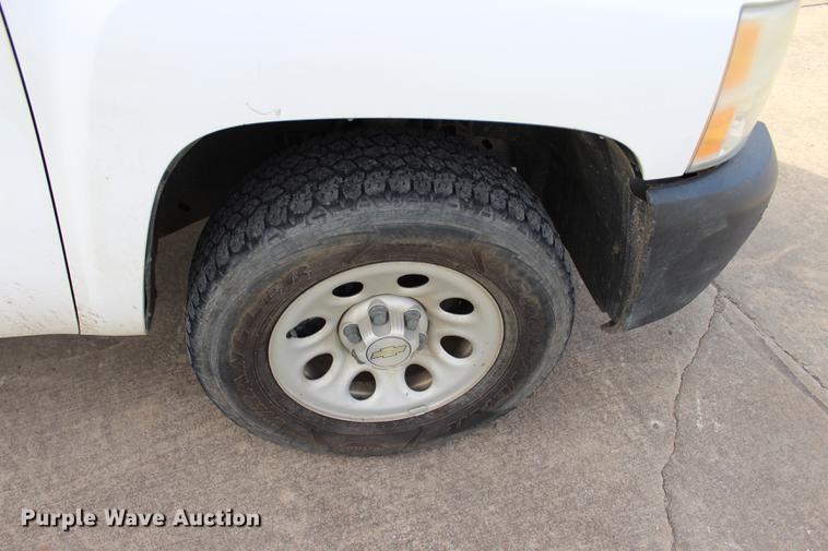 image for item BE9364 2008 Chevrolet Silverado 1500 pickup truck