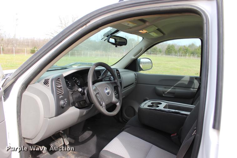 image for item BE9368 2008 Chevrolet Silverado 1500 pickup truck