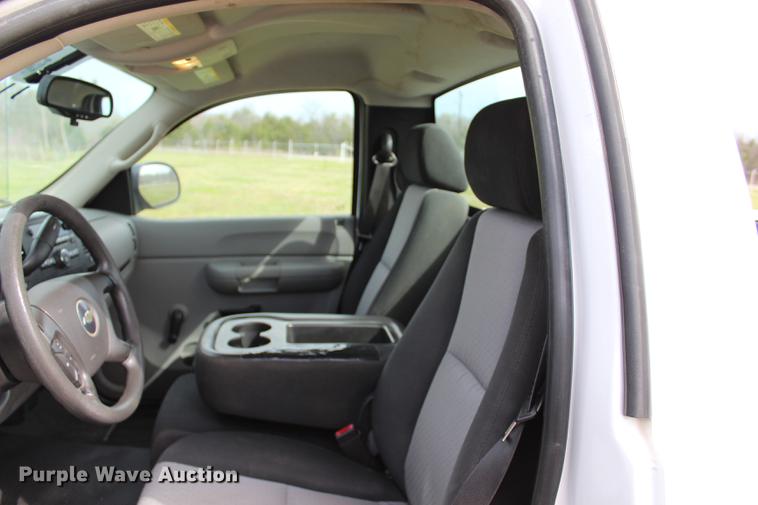 image for item BE9368 2008 Chevrolet Silverado 1500 pickup truck